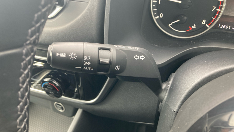 Nissan Qashqai 1.3 DiG-T MH 158 Acenta Premium 5dr Petrol Hatchback